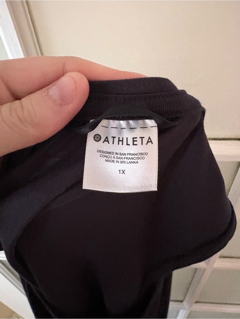 NWOT Athleta Air Out Cinch Tank Black- 1X - Picture 2 of 4